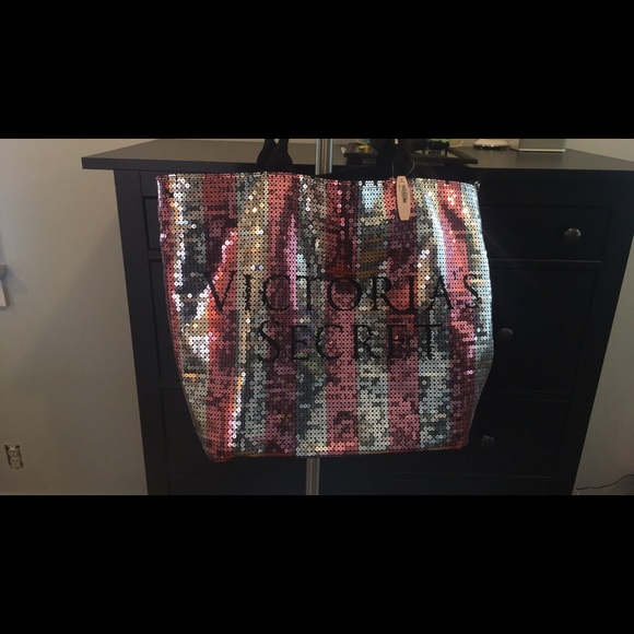 Victoria's Secret Handbags - Victoria Secret tote nwt